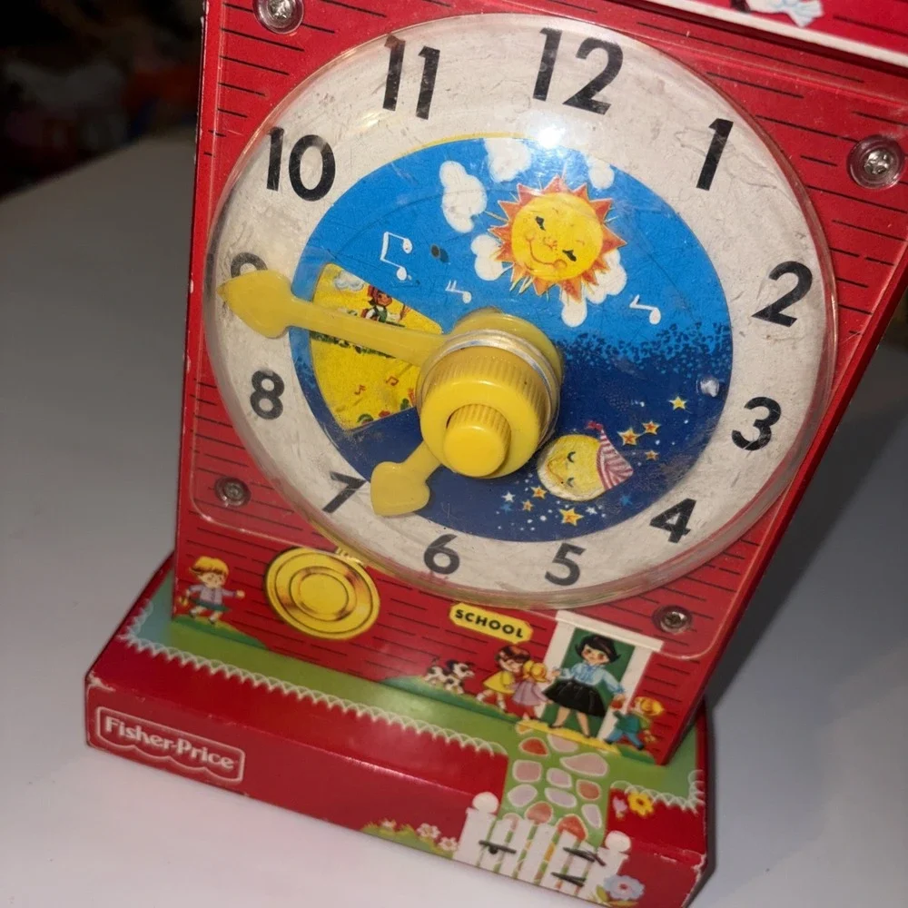 Fisher Price Classics Music Box Teaching Clock Musical, Teaches Time Works!